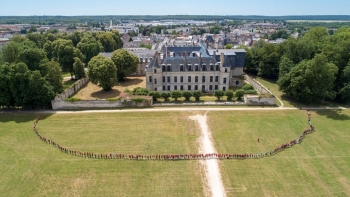 BAR A CHAMPAGNE DANS LE PARC DU CHATEAU DE VILLERS COTTERETS