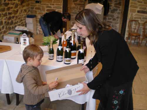 Tirage au sort par Lucas du panier garni du Champagne Fay Michel